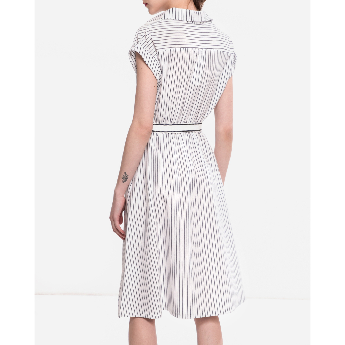 Molly Bracken Robe Blanche À Rayures Ceinturée Mbp1369e20 