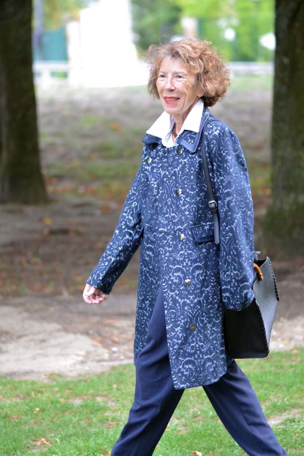 Trench bleu à motifs pour femme